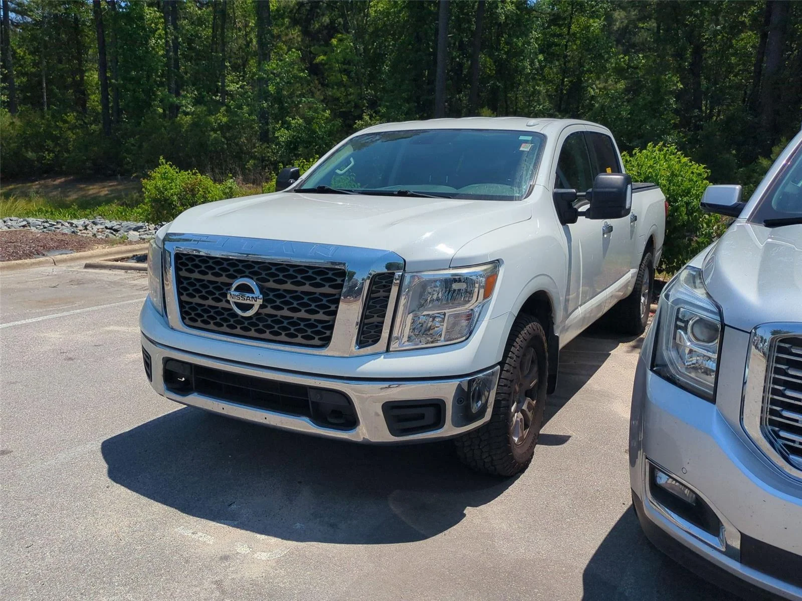 2018 Nissan Titan SV 4X4 Crew Cab's photo