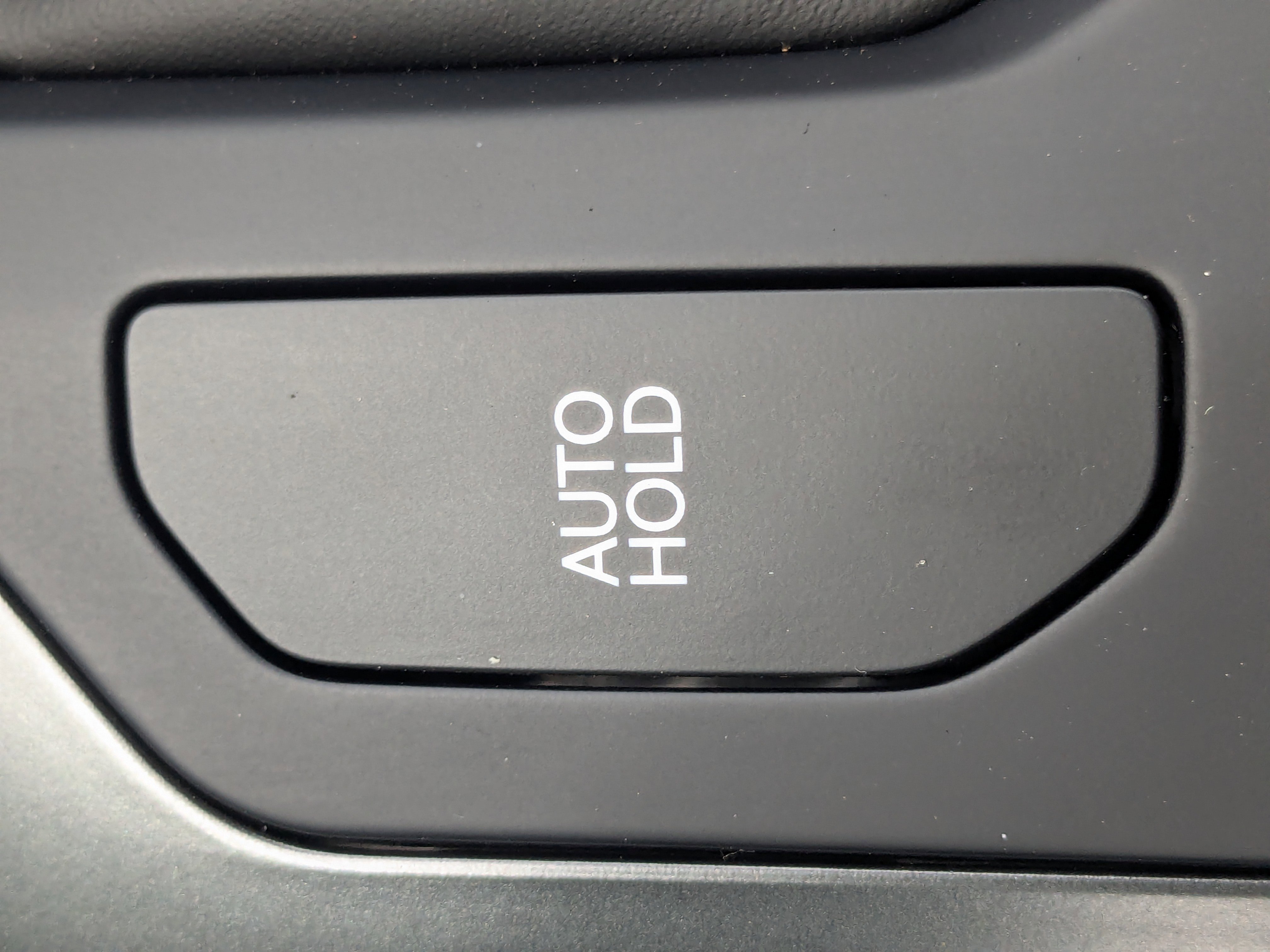 New 2026 Snow White Pearl Kia LX image 24