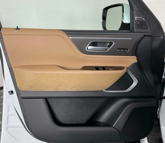 New 2026 White INFINITI LUXE image 11