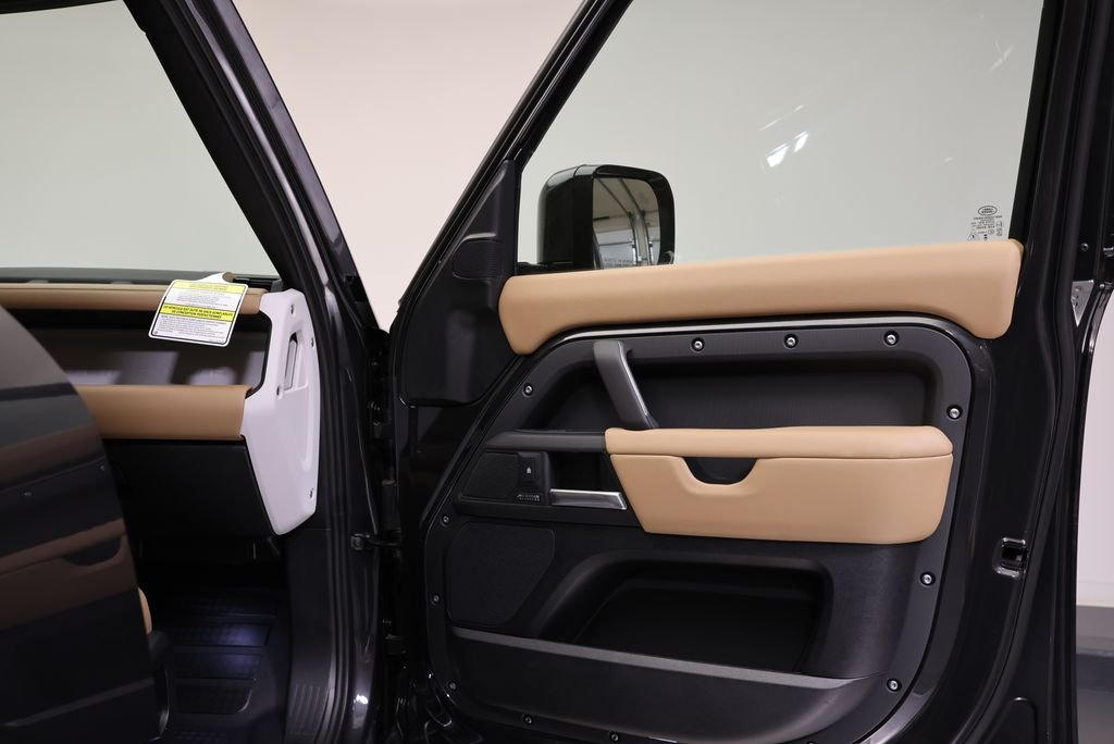 2026 Land Rover Defender X-Dynamic SE - Photo 37