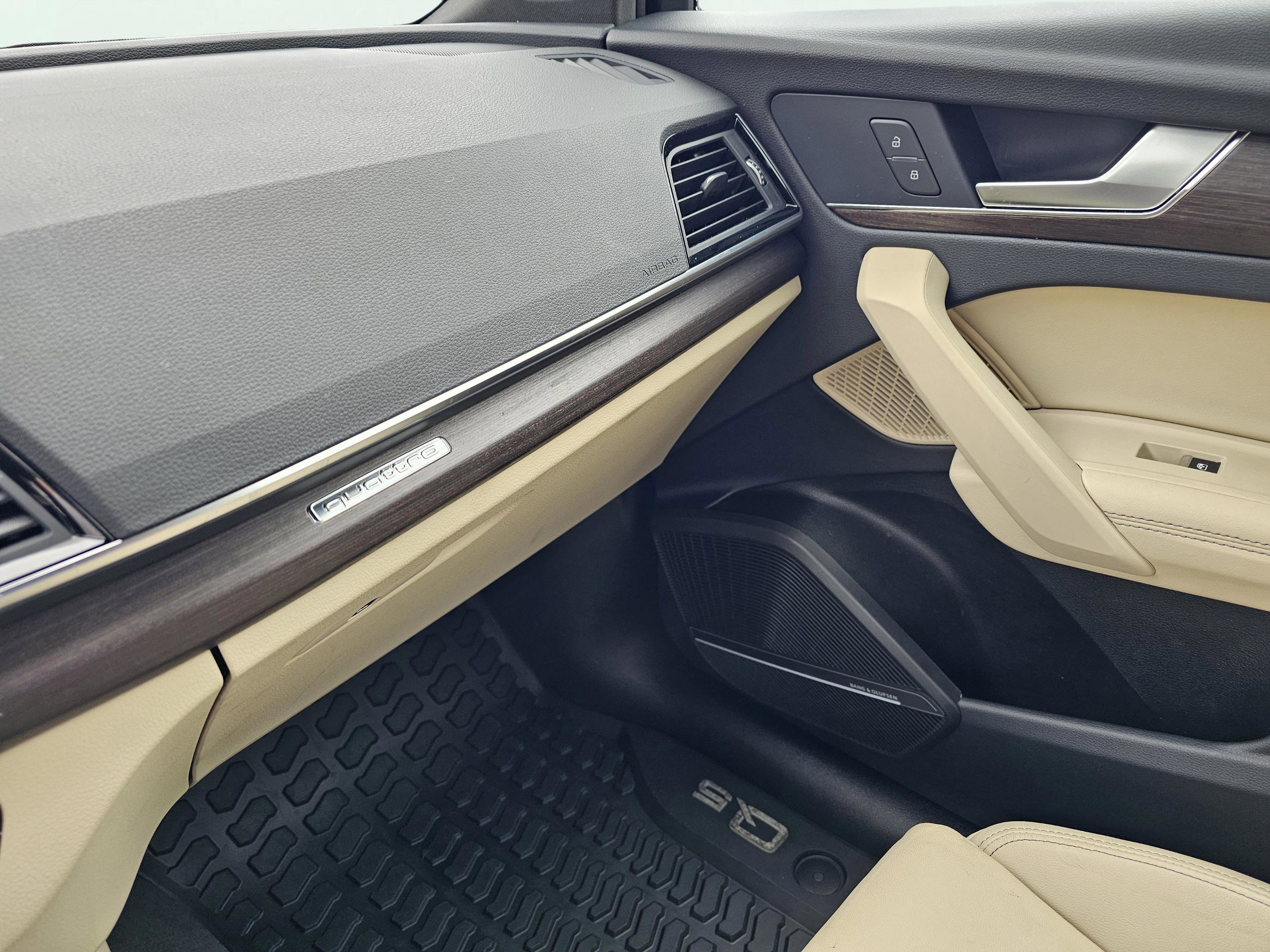 Used 2025 Daytona Gray Pearl Effect Audi S line Premium Plus image 27