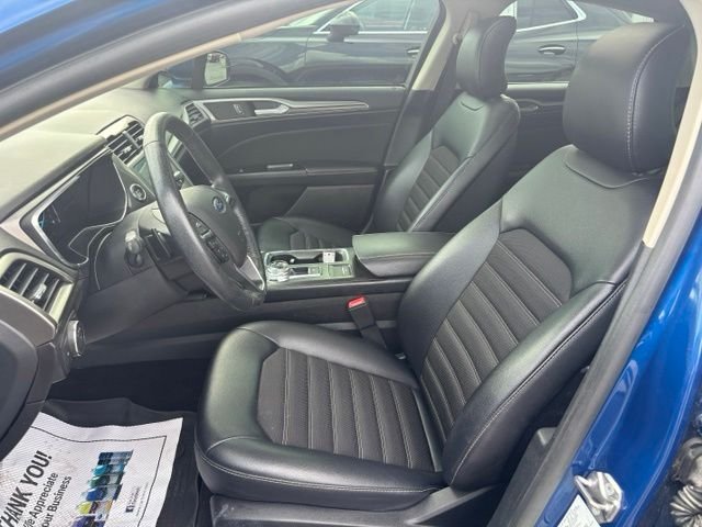 Used 2017 Blue Ford SE image 8