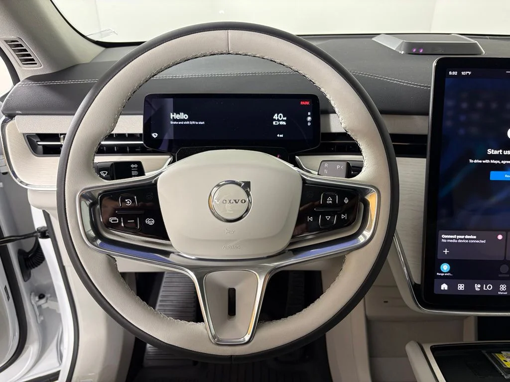 New 2026 Crystal White Volvo Plus image 23