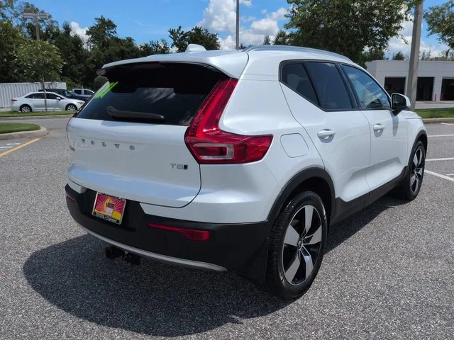 Used 2021 White Volvo Momentum image 4