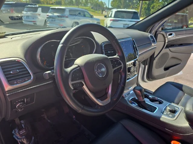 Used 2022 White Jeep Limited image 17