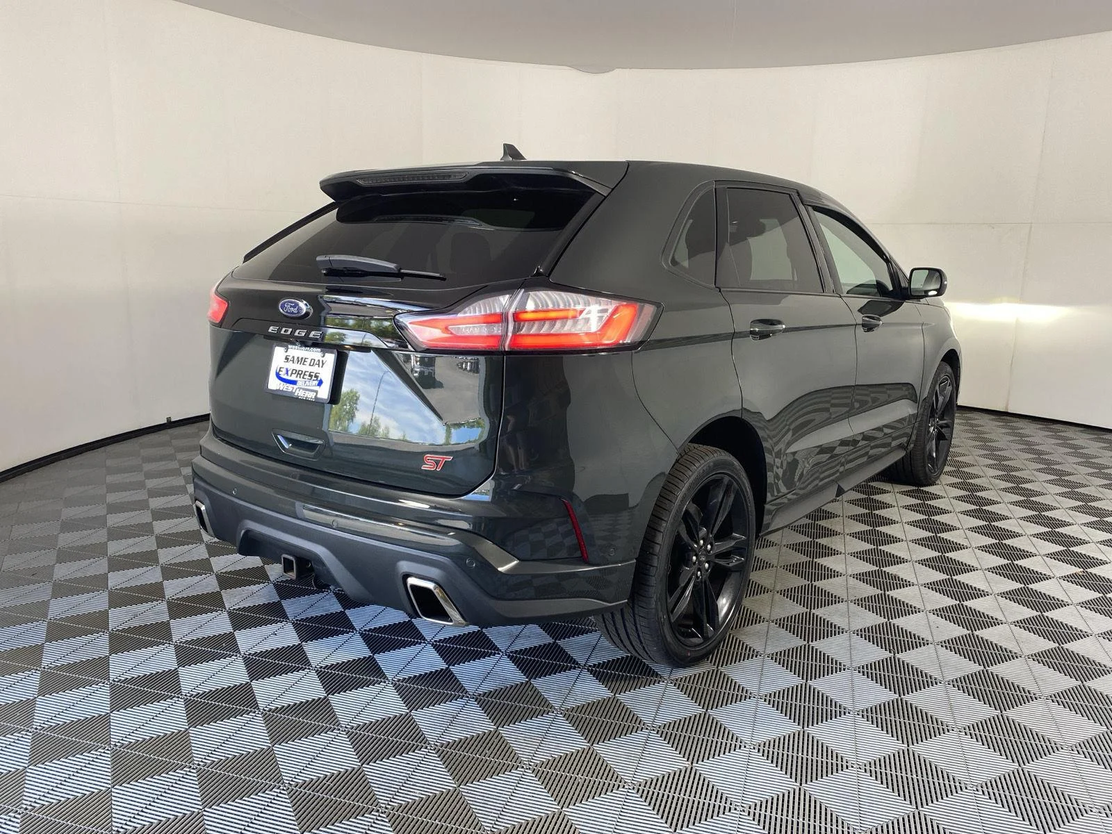 Used 2022 Forged Green Ford ST image 9