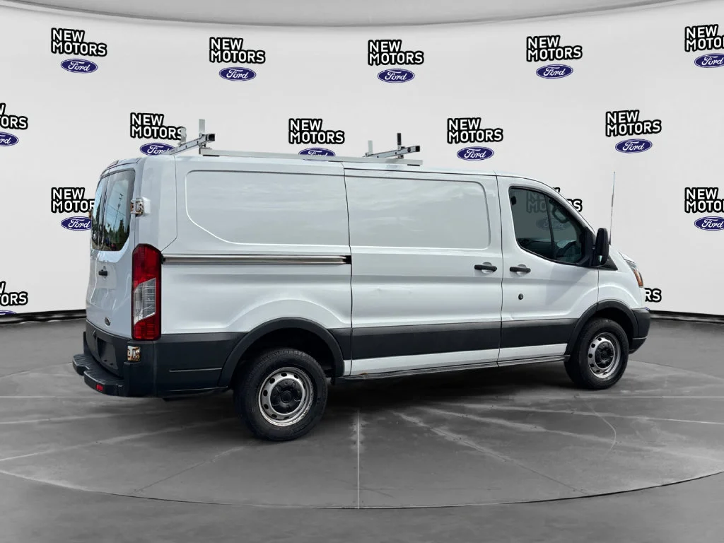 Used 2017 Oxford White Ford Base image 5