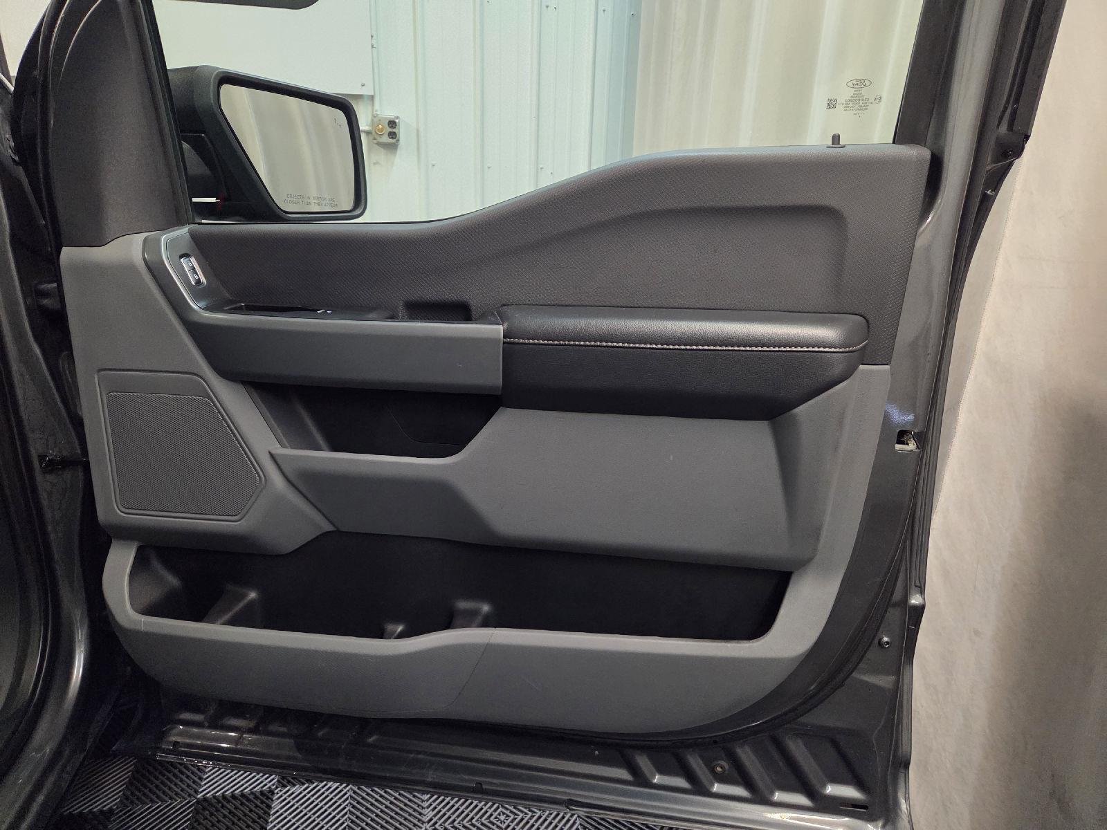 Used 2023 GRAY Ford XLT image 37