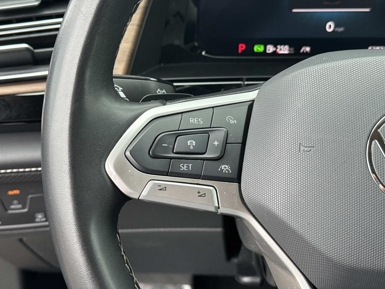 2024 Volkswagen Atlas SE w/Tech - Photo 23