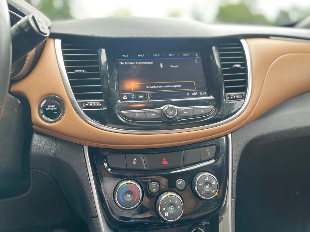 Used 2018 Summit White Chevrolet Premier image 14