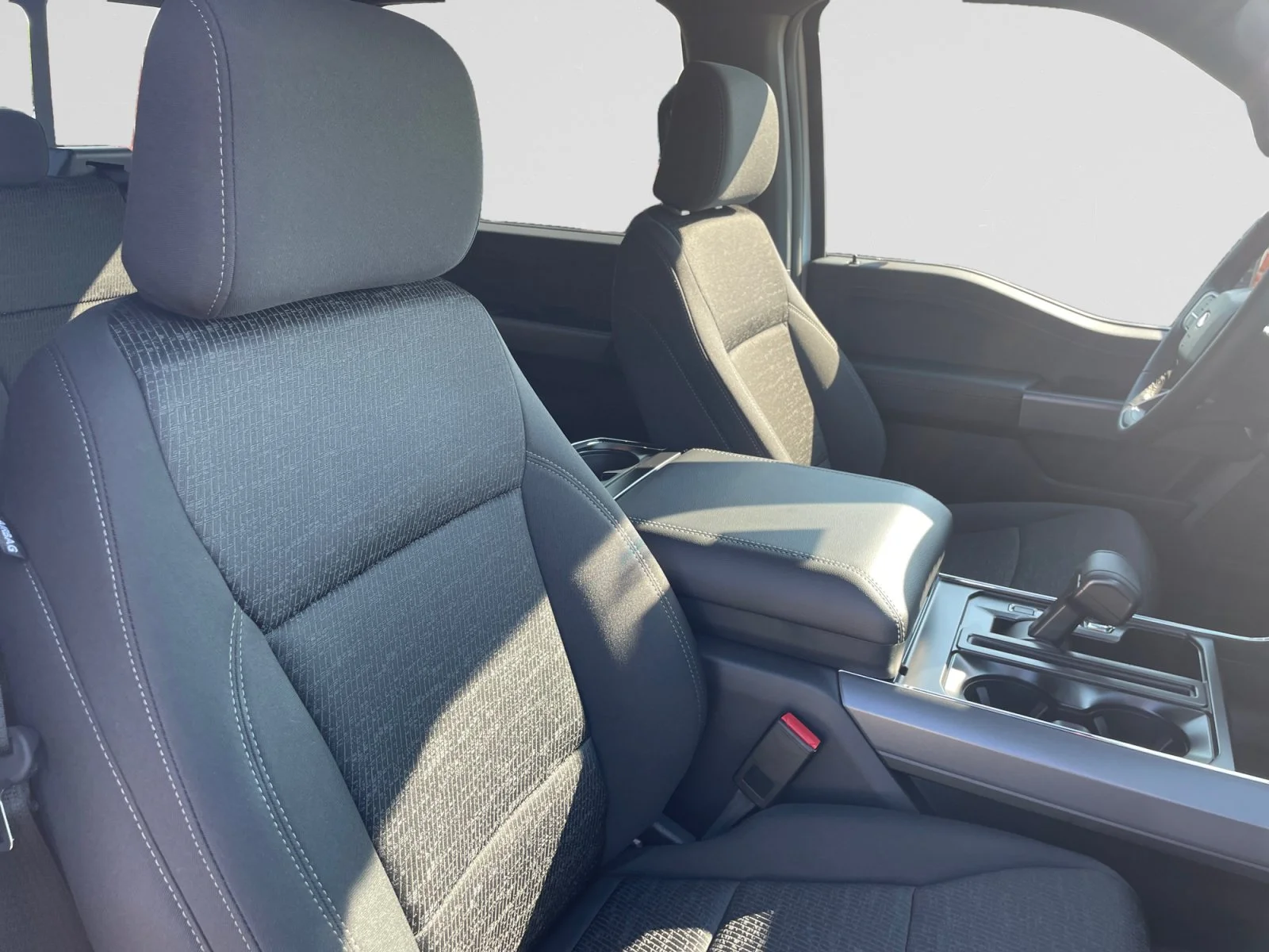 New 2026 Oxford White Ford XLT image 12