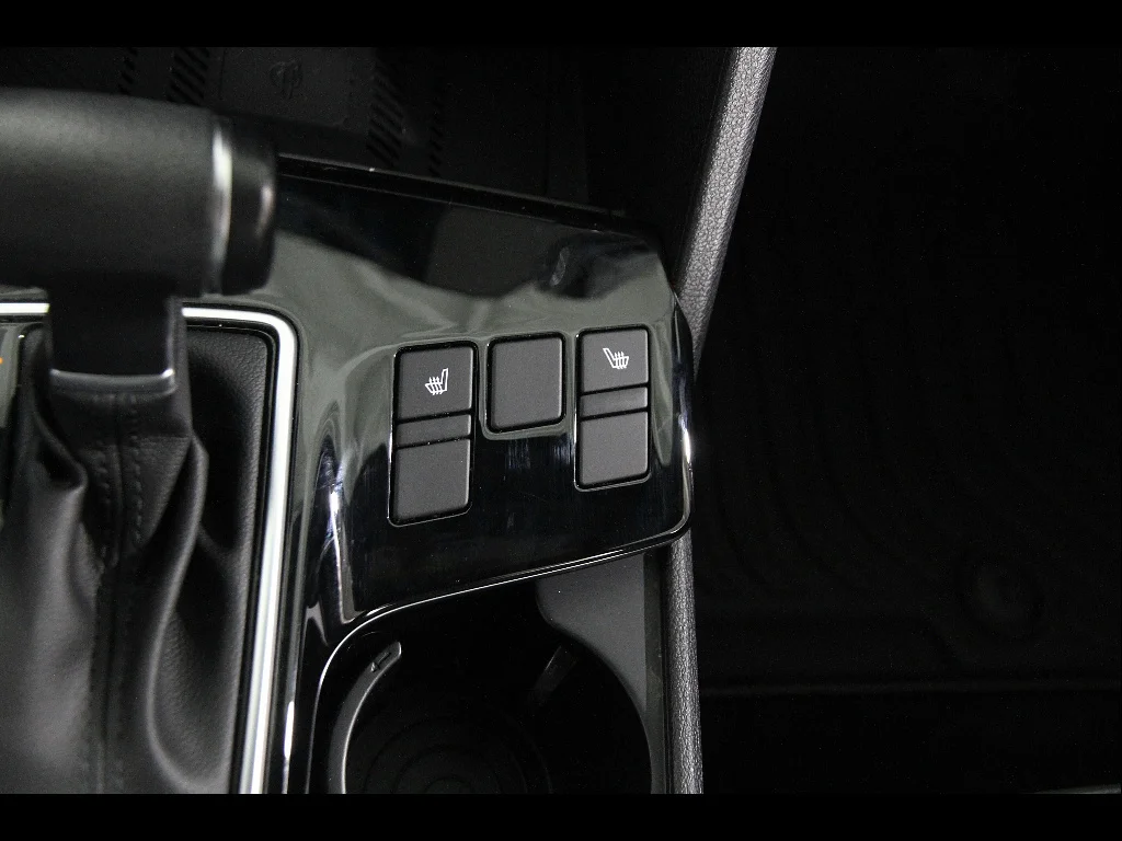 Used 2024 Black Kia X-Line image 16