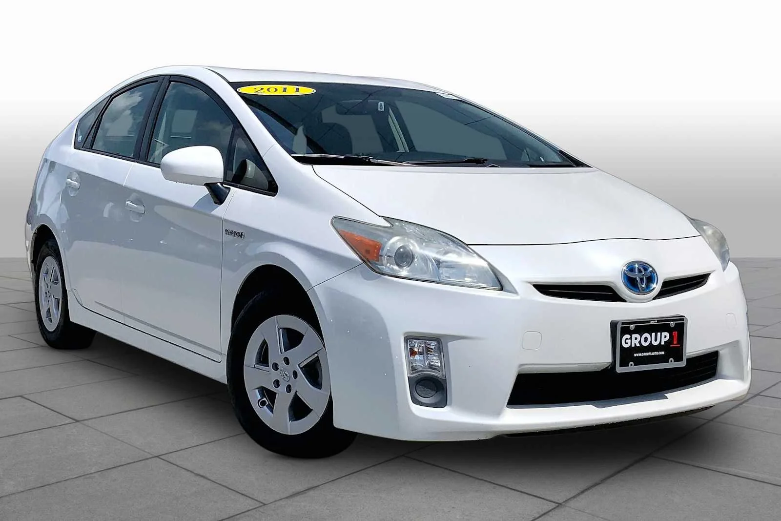 Used 2011 Blizzard Pearl Toyota III image 2