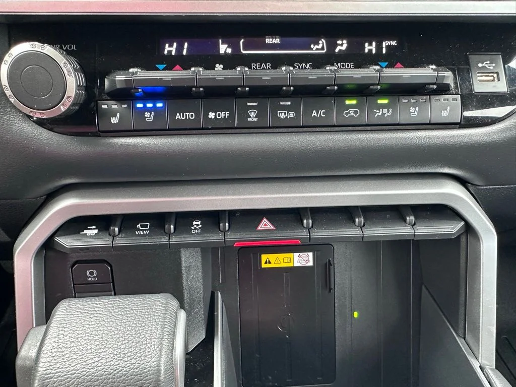 2024 Toyota Sequoia SR5 - Photo 24