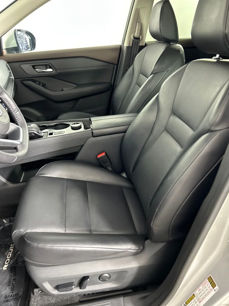 Used 2023 Silver Nissan SV image 12