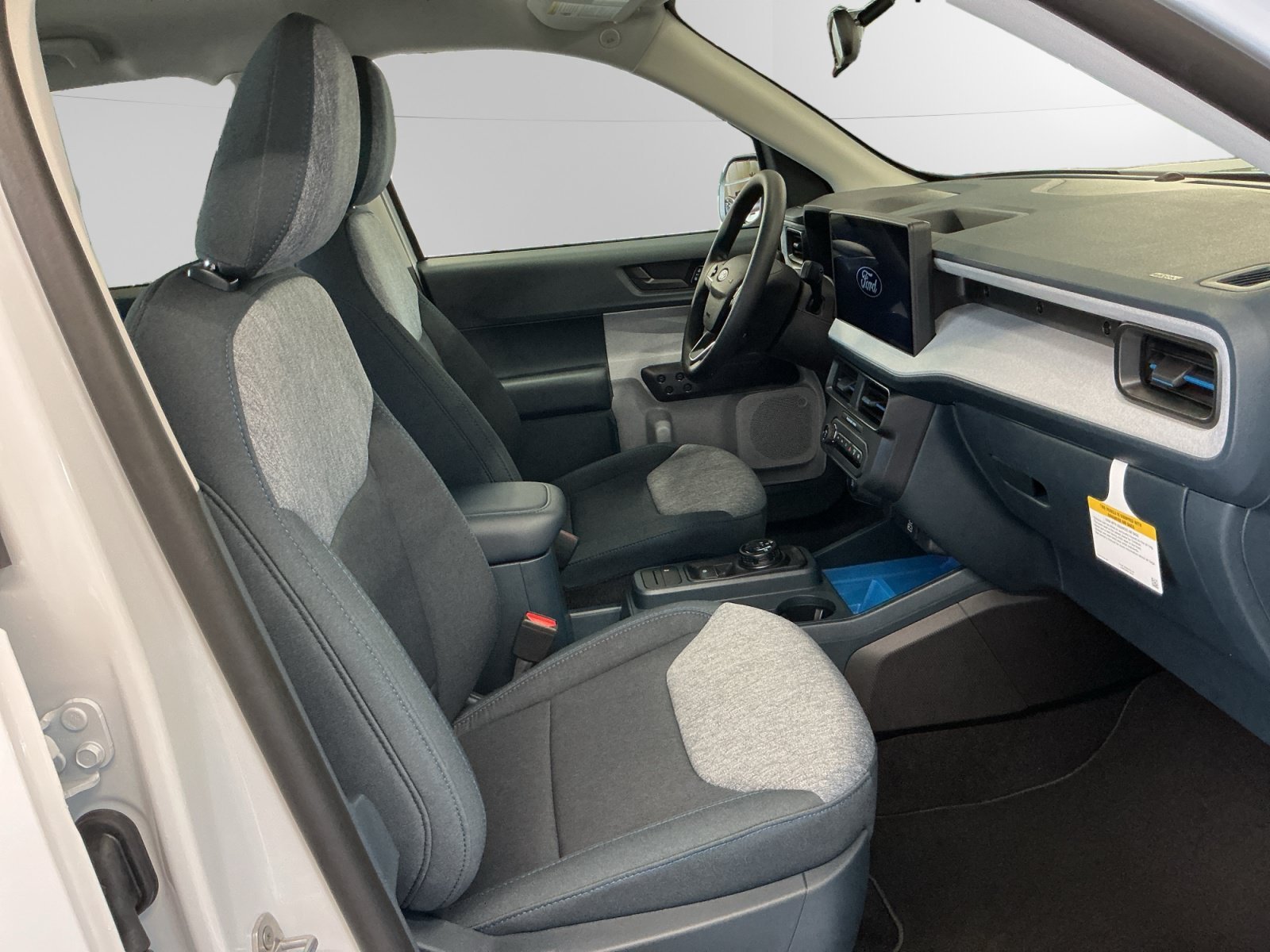 New 2026 Oxford White Ford XLT image 15