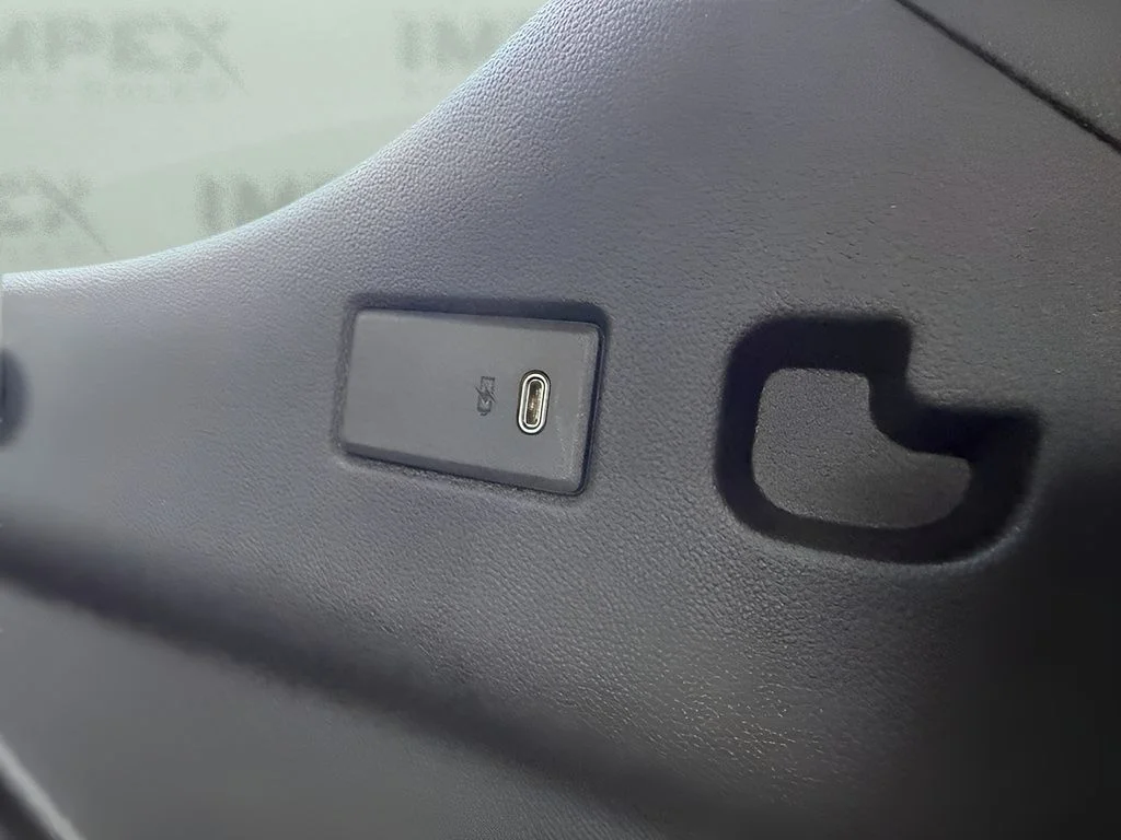 Used 2025  Chevrolet RST image 32