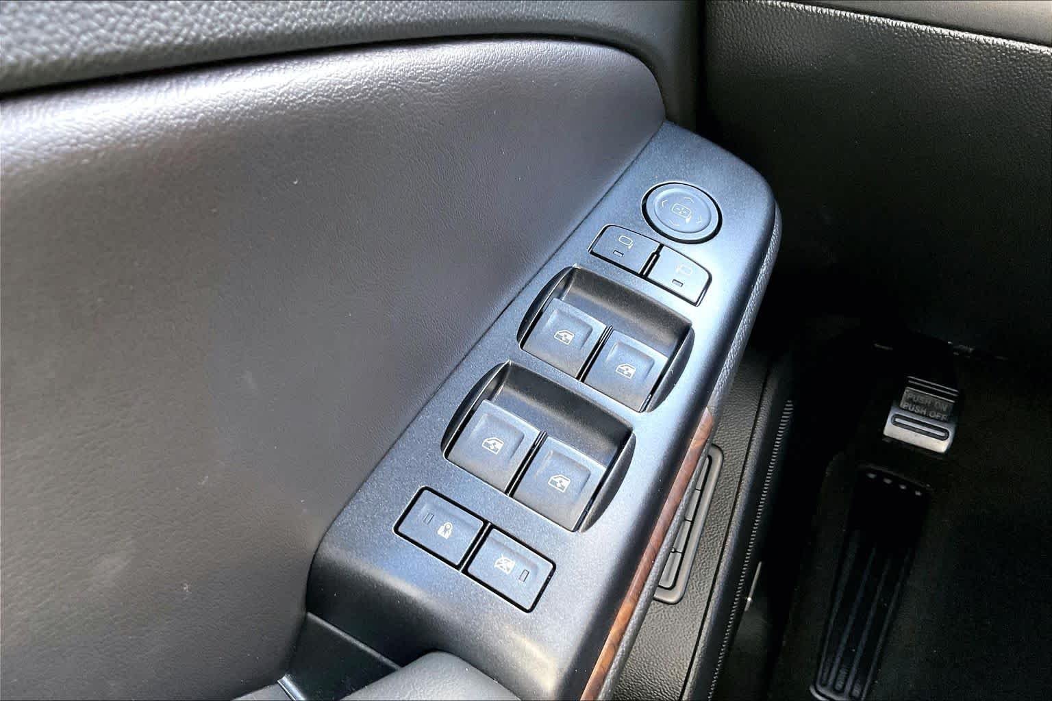 Used 2018 Black Chevrolet LT image 35