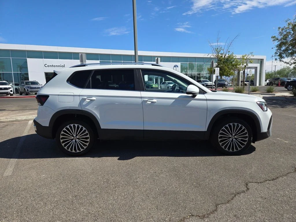 Certified Used 2025 White Volkswagen 1.5T SE image 7
