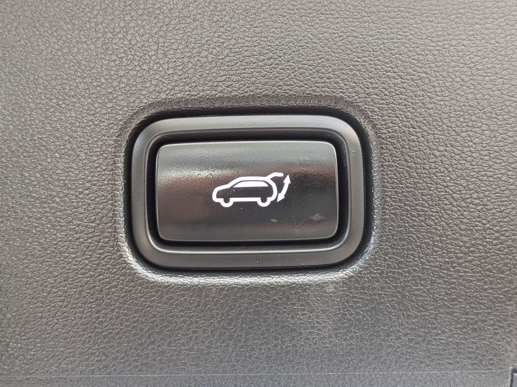 Used 2024 Black Hyundai SEL image 13