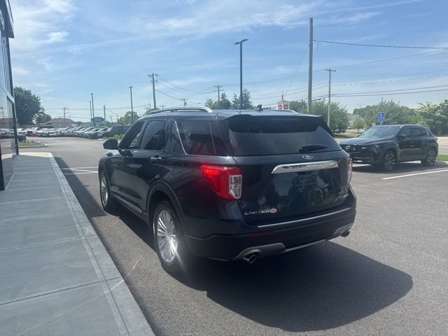 Used 2024 Blue Metallic Ford Limited image 5
