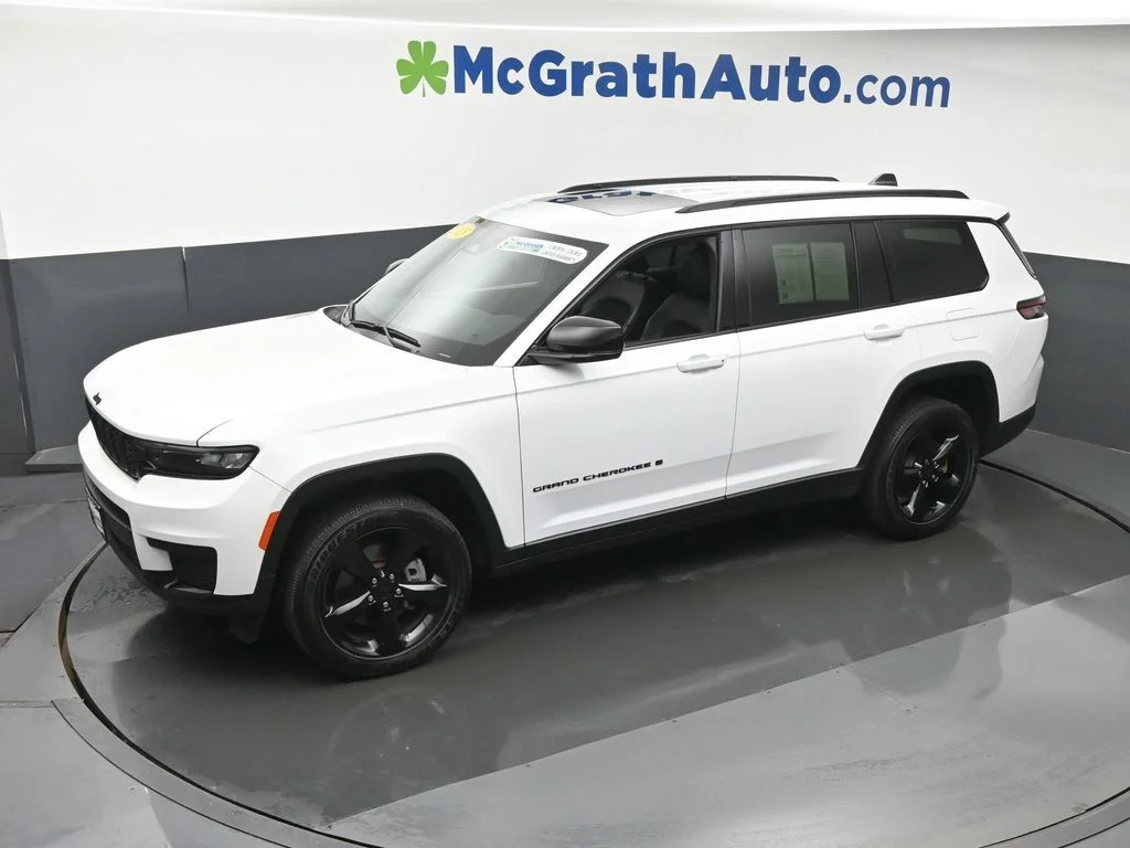Used 2025 White Jeep Altitude X image 24