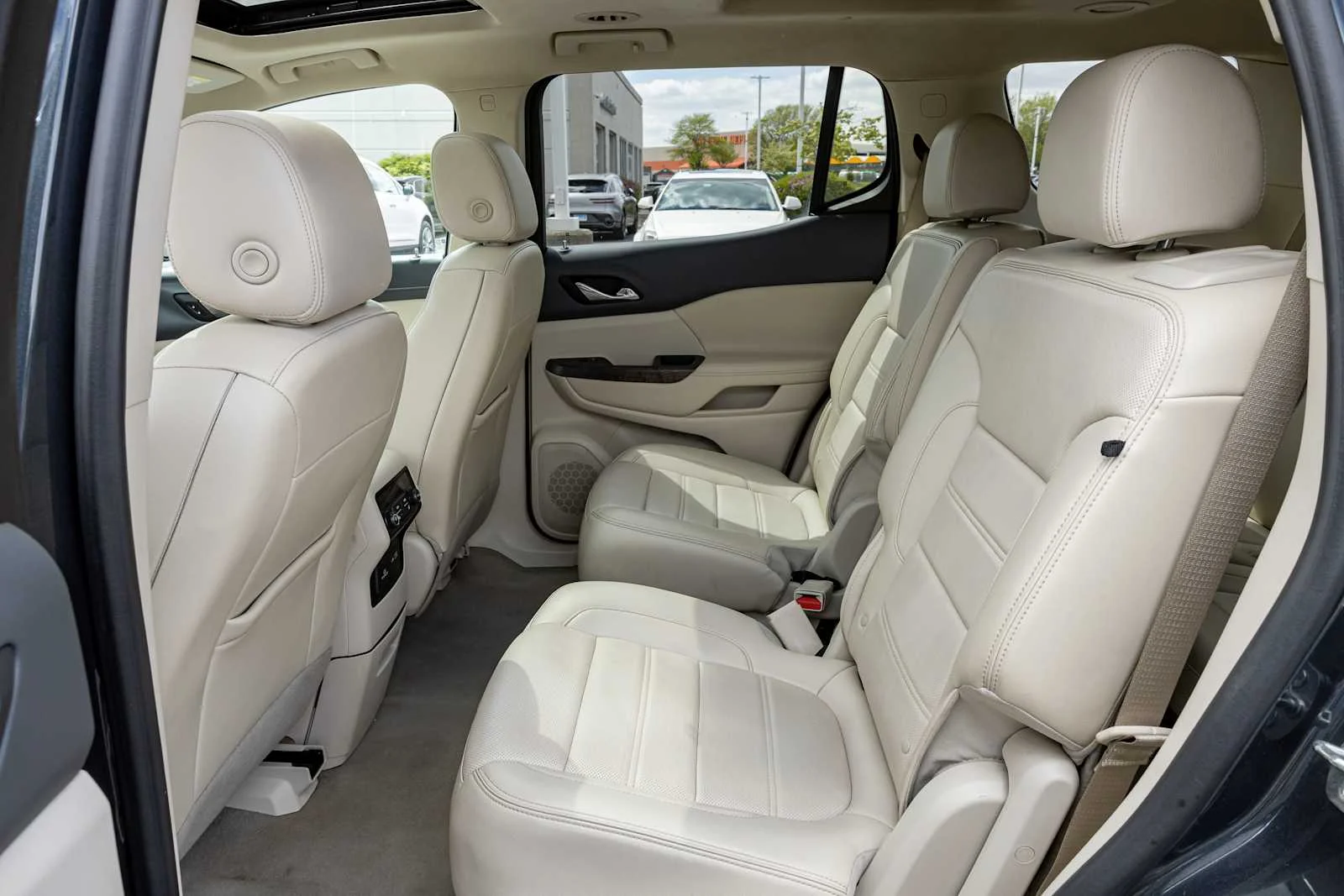 2022 GMC Acadia Denali - Photo 29