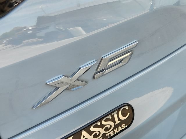 Used 2024 Gray BMW xDrive40i image 9