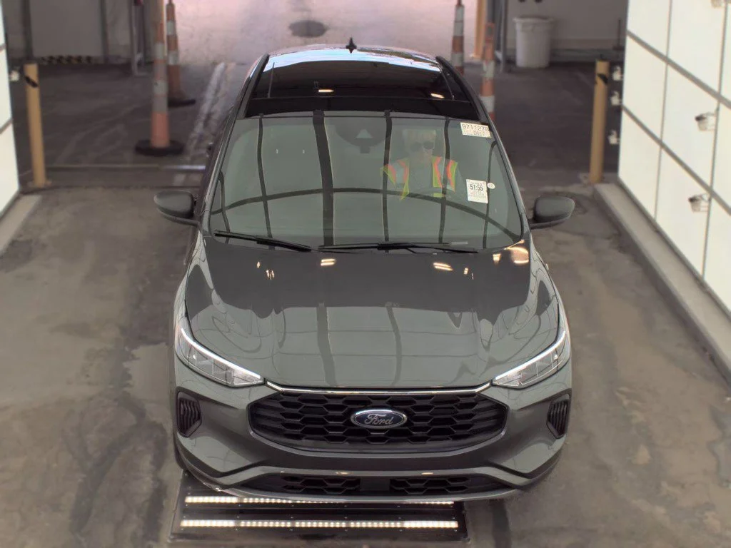 Used 2023 Gray Ford ST-Line image 2