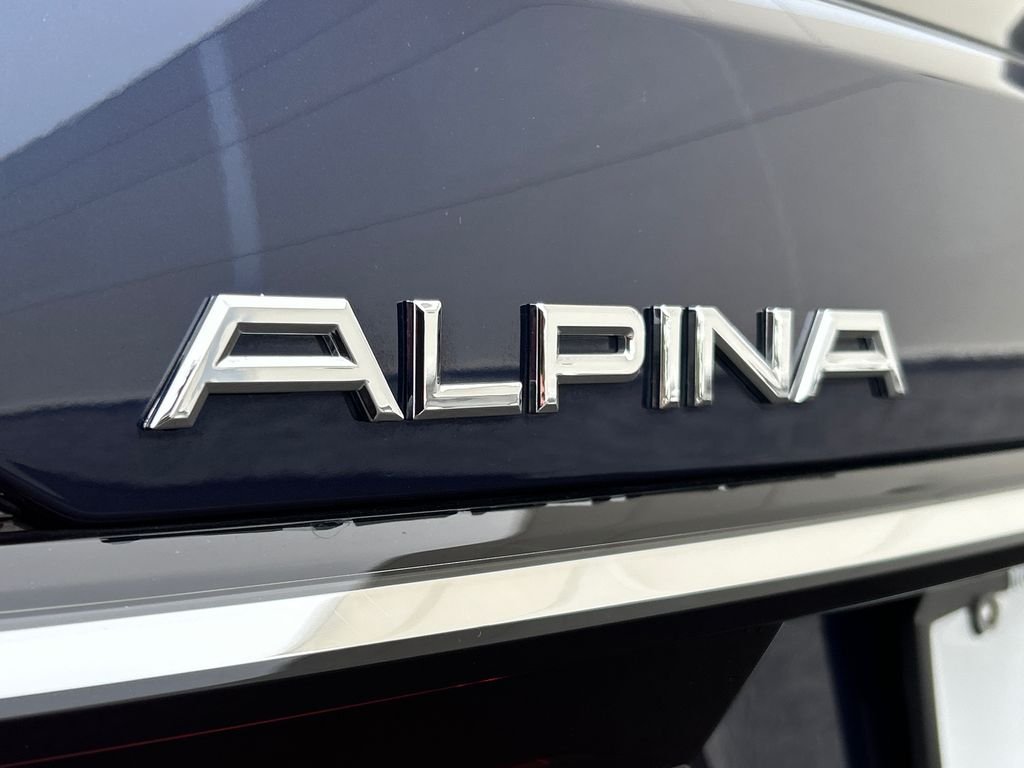 Used 2025 Blue BMW ALPINA XB7 image 32