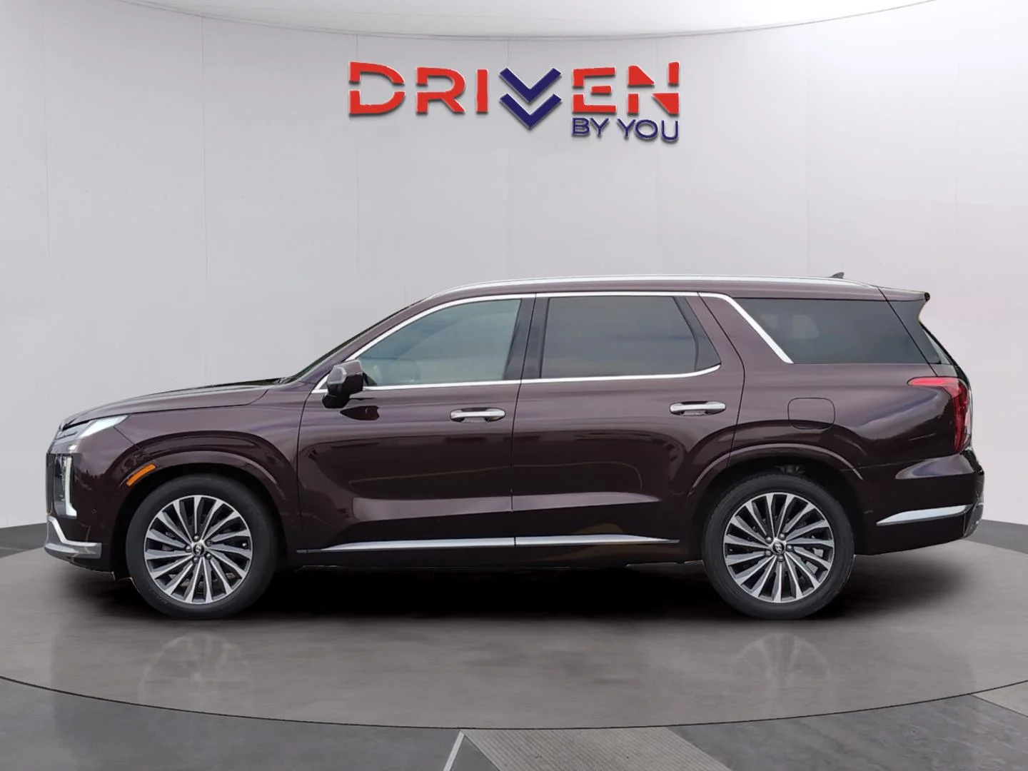 Used 2024 Sierra Burgundy Hyundai Calligraphy image 2