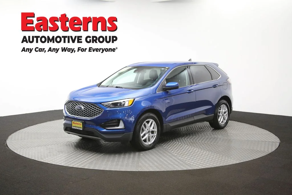 Used 2023 Blue Ford SEL image 56