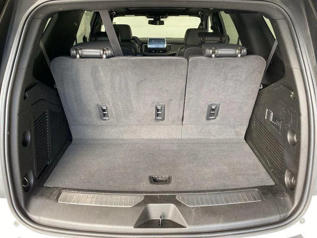 Used 2022 Pearl Chevrolet RST image 22