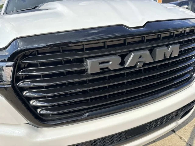 New 2026 Ivory White Tri-Coat Pearl-Coat Exterior Paint RAM Laramie image 5