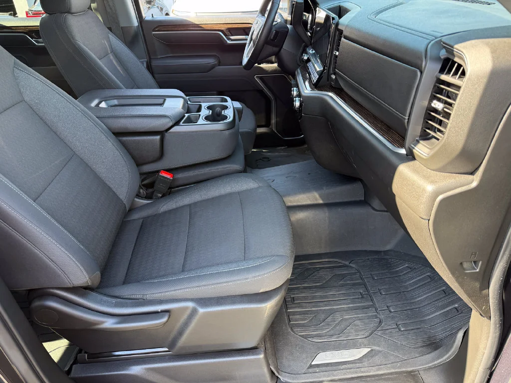 Used 2026 Titanium Rush Metallic GMC Elevation image 15
