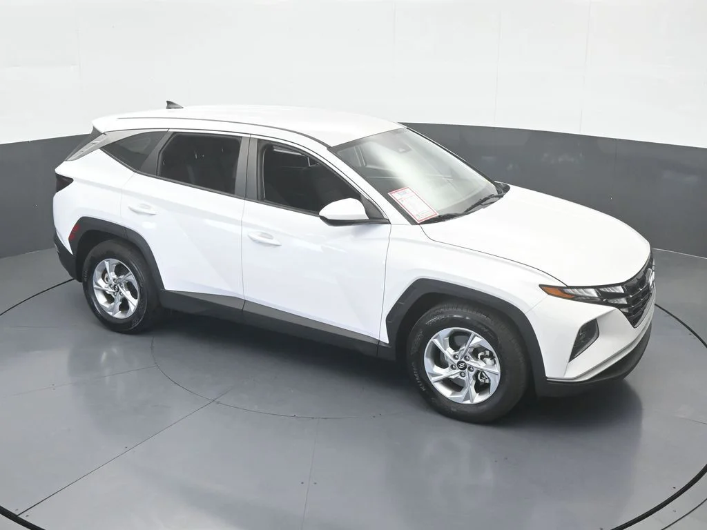 Used 2024 White Pearl Hyundai SE image 46