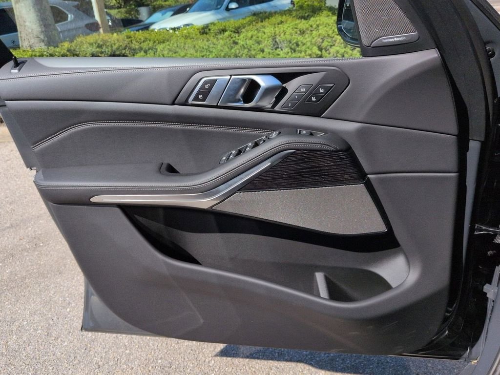 New 2026 Dravit Grey Metallic BMW xDrive40i image 31