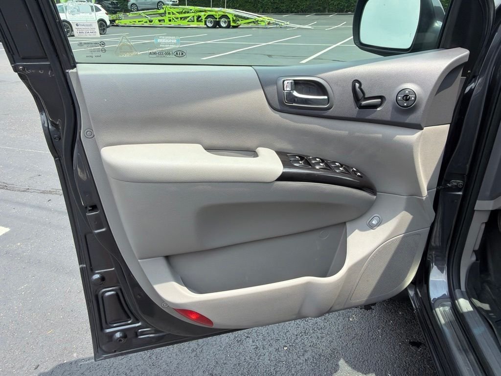 Used 2014 Gray Kia EX image 18