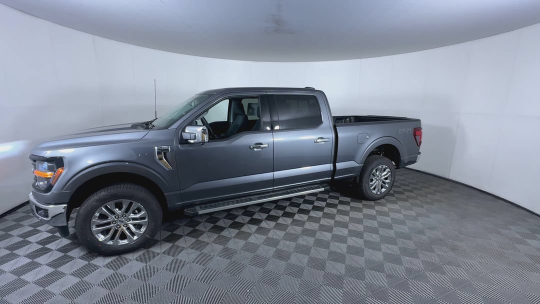New 2026 Carbonized Gray Metallic Ford XLT image 4