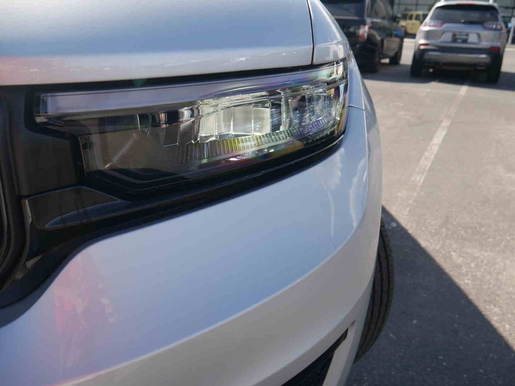 Used 2025 Silver Jeep Altitude X image 21