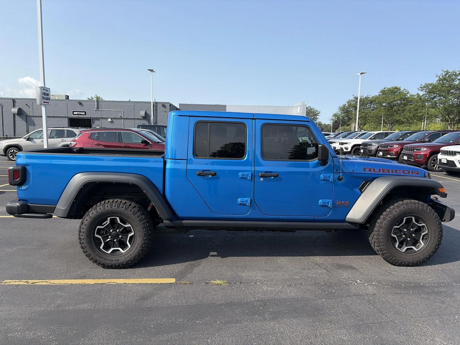 Used 2022 Hydro Blue Pearlcoat Jeep Rubicon image 8