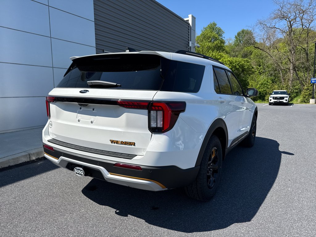 New 2026 Star White Metallic Tri-Coat Ford Tremor image 17