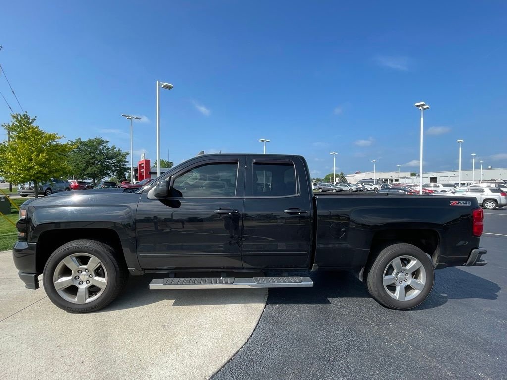 Used 2017 Black Chevrolet LT image 4