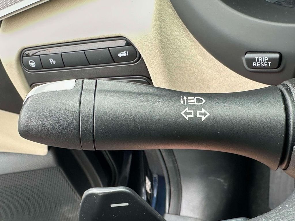 Used 2022 Blue INFINITI LUXE image 25