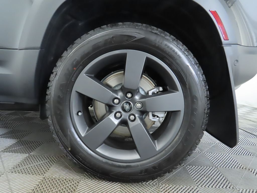 Used 2025 Carpathian Grey Prem Met Land Rover S image 33