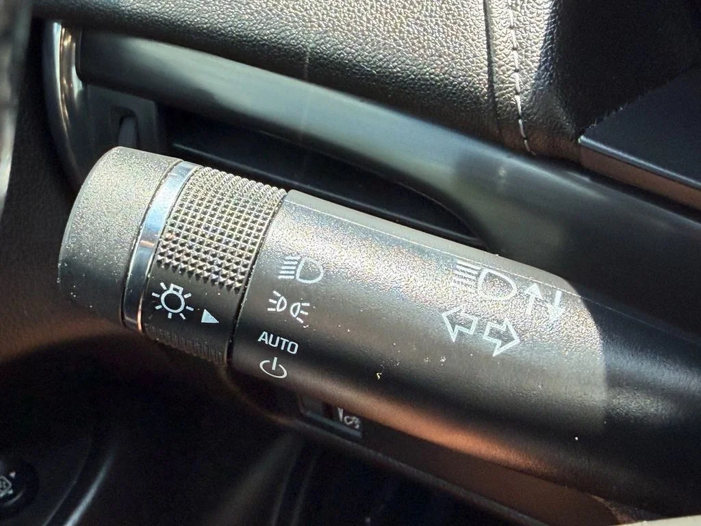 Used 2014 Radiant Silver Metallic Cadillac 2.5L image 28