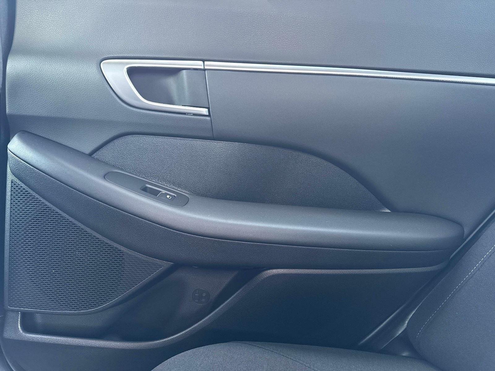 New 2025 Portofino Gray Hyundai SEL Convenience image 15