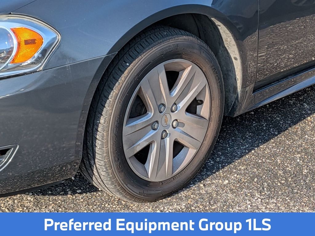 Used 2010 Gray Chevrolet LS image 9
