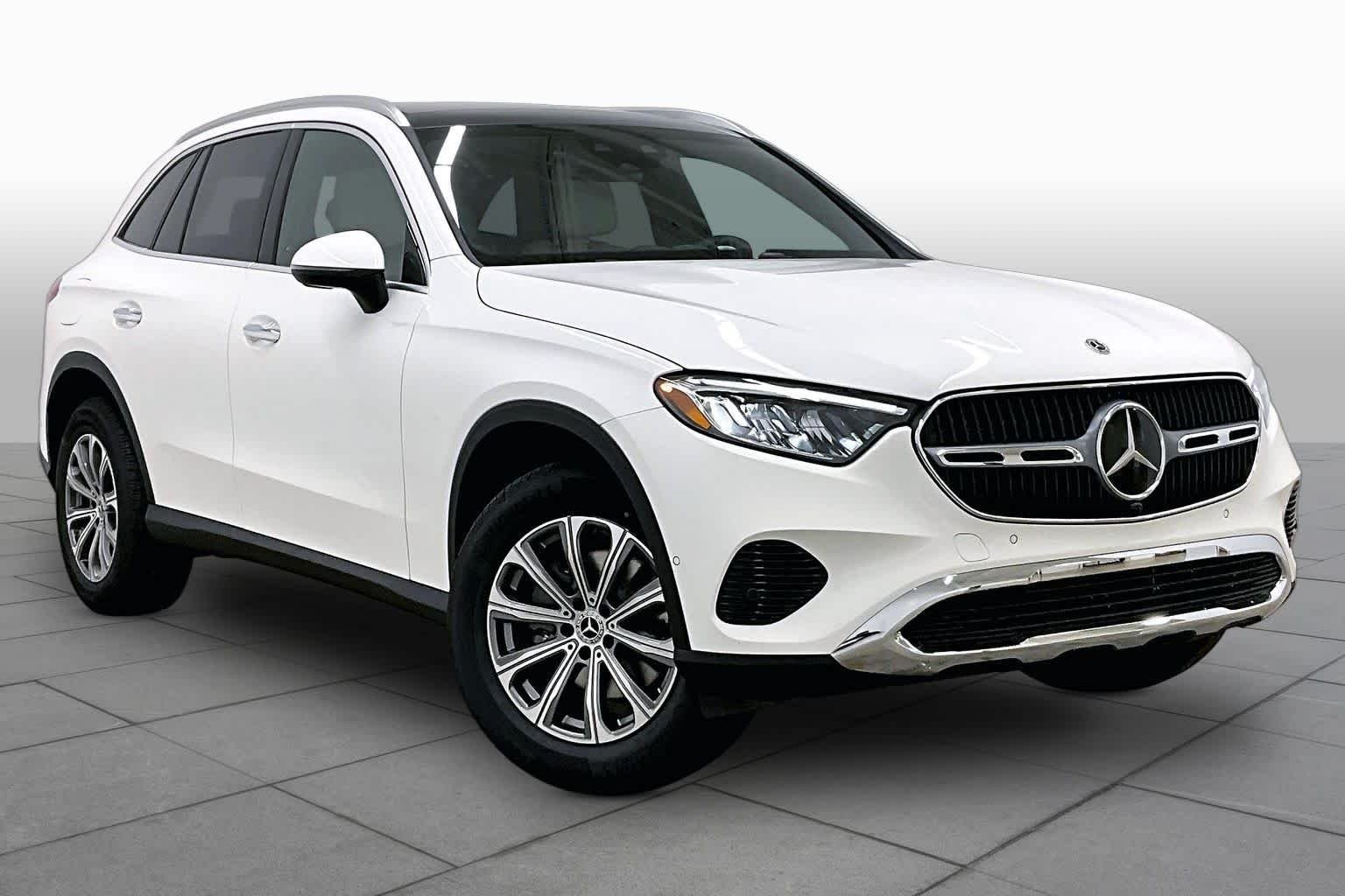 New 2026 Polar White Mercedes-Benz GLC 300 image 2