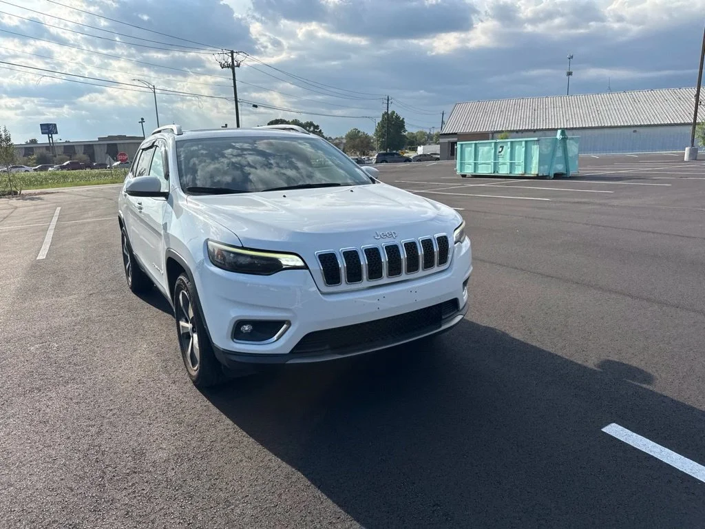 Used 2019 White Jeep Limited image 2